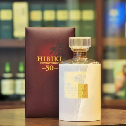 Hibiki 30 Year Old Limited Edition bottle with 24-faceted glass and deep gold label, 700ml, 43% ABV